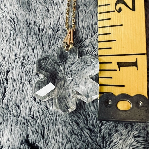 Vintage Gold Necklace with Crystal Snowflake Pendant - Picture 4 of 5